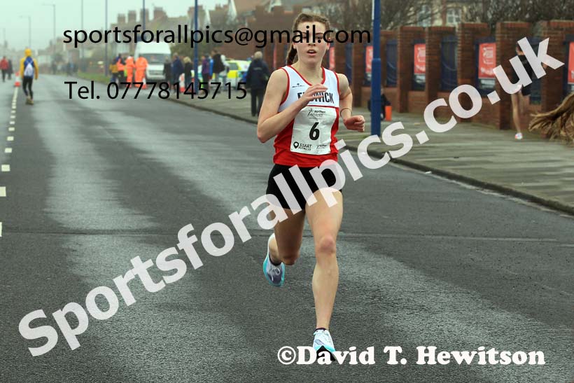 Womens under-17s 5k, 2023 Northern Mens 12 stage and Womens 6 Stage Relays and Young Athletes, Redcar. Photo: David T. Hewitson/Sports for All Pics